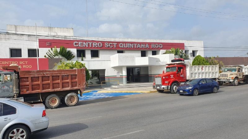 Sindicatos de volqueteros se manifiestan por el adeudo de 170 mil pesos en Chetumal