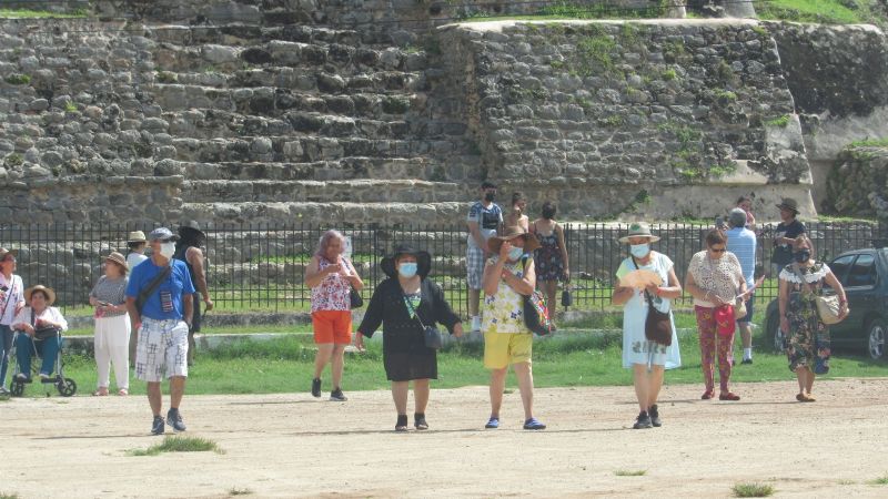 Turistas, sin acceso a pirámides de Acanceh, Yucatán, por COVID-19
