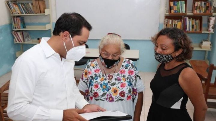 Abuelita de Muna, Yucatán, termina la primaria para leer la Biblia
