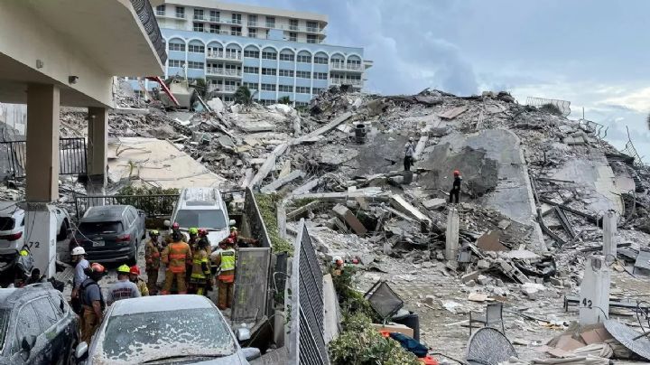 Equipos preparan demolición de restos del edificio colapsado en Miami