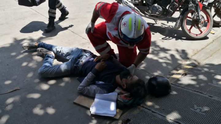 Motociclistas de mandadito resultan fracturados en dos choques en Ciudad del Carmen