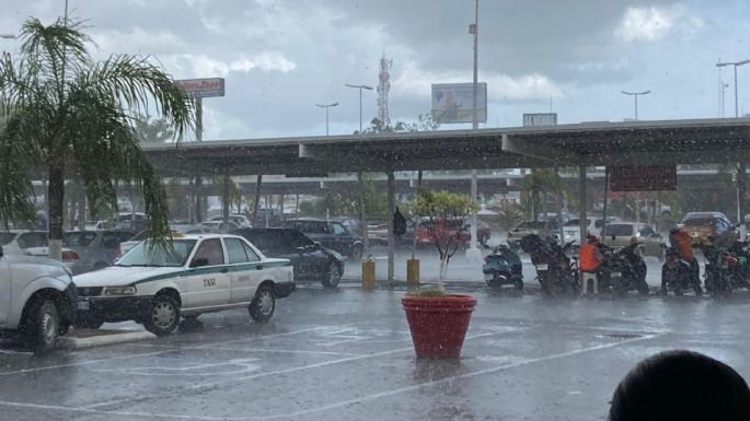 Colonias de Cancún, entre inundaciones por las lluvias y malos olores: FOTOS