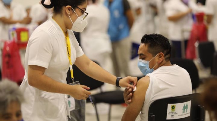 Se aplican más de 26 mil vacunas anticovid a rezagados en Mérida