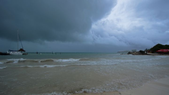 Así se ve la Onda Tropical 1 sobre Quintana Roo: EN VIVO