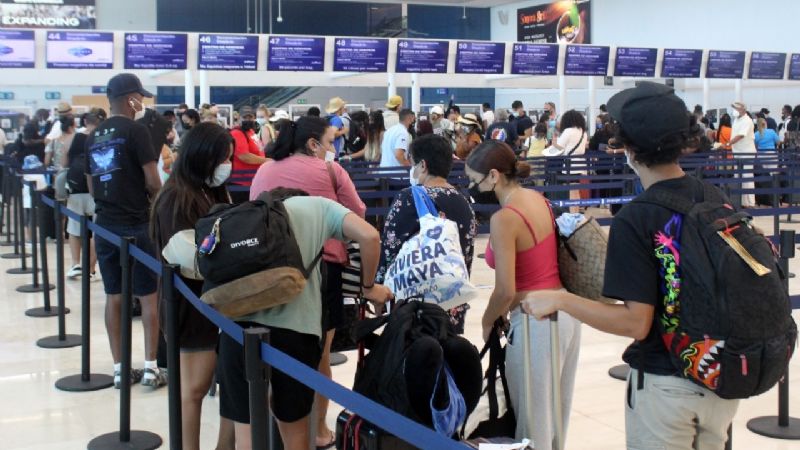 Aterriza primer vuelo al aeropuerto de Cancún tras el paso de la Tormenta Tropical Grace