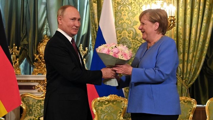 Moscú: Angela Merkel se reúne con Vladimir Putin, podría ser la última vez