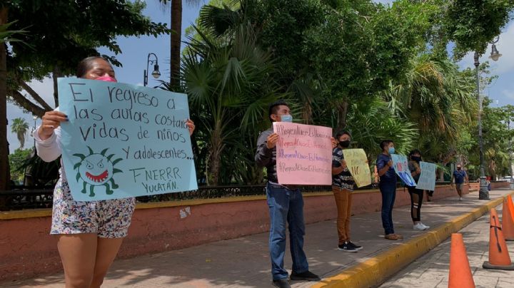 Estudiantes del FNERR se manifiestan contra el regreso a clases presenciales en Mérida