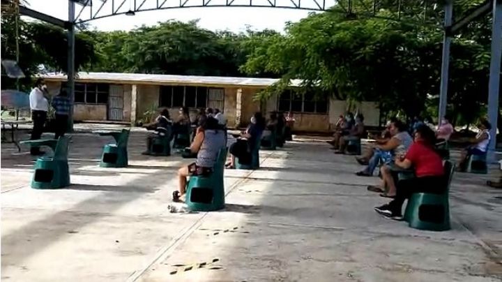 Padres de familia en Kinchil, Yucatán, eligen la modalidad de clases a distancia: VIDEO