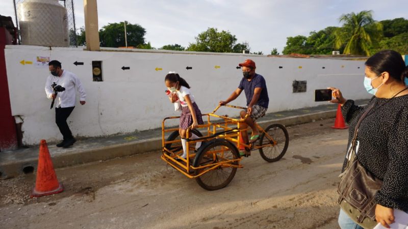 Aysa González inaugura regreso a clases en Campeche con Semáforo Naranja