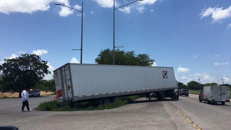 Policías de Mérida envían al corralón dos vehículos por infringir el reglamento de tránsito