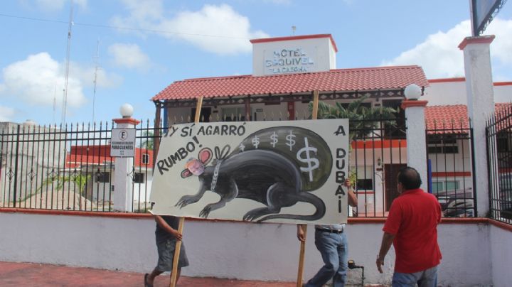 Empleados del Ayuntamiento de Carrillo Puerto exigen su pago