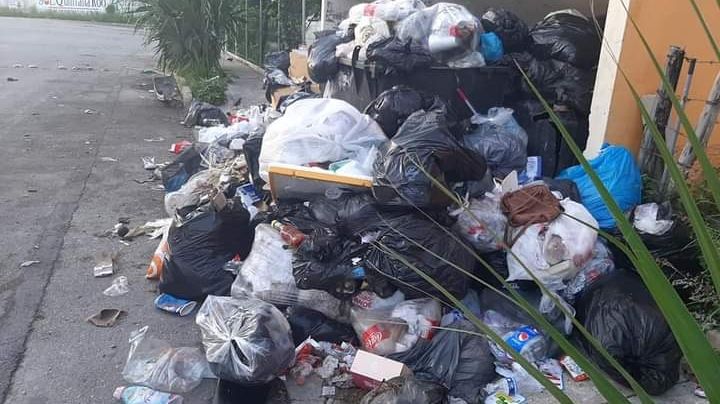Habitantes de Playa del Carmen 'se ahogan' entre basura, denuncian