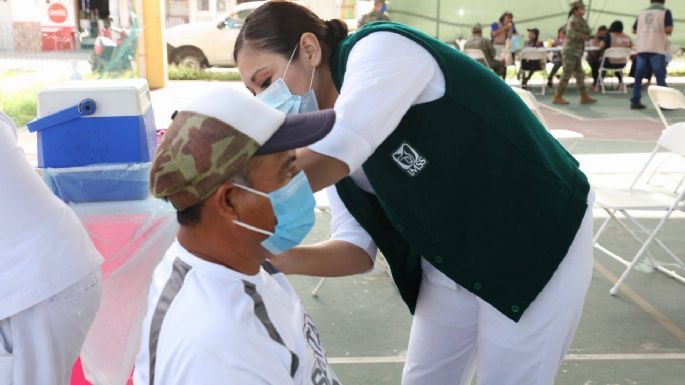 COVID-19 en Yucatán: Aplican segunda dosis de vacuna AstraZeneca en seis municipios