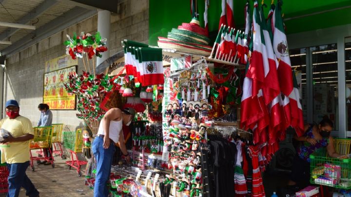 Vendedores de banderas en crisis de ventas por la pandemia del COVID-19 en Campeche