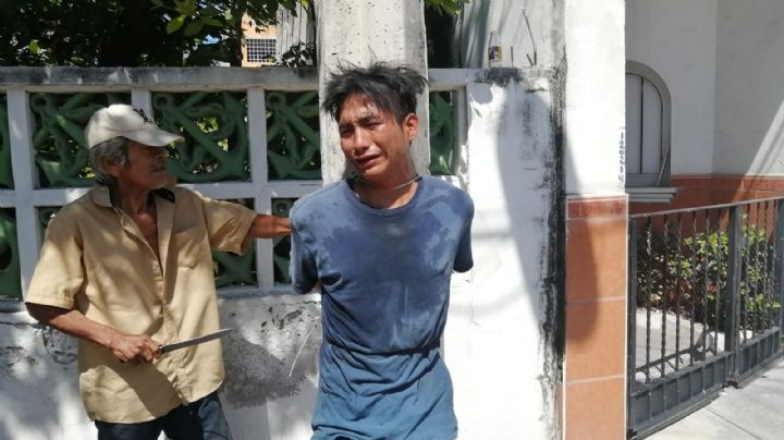 Vecinos linchan a joven ladrón por buscar un plato de comida en Ciudad del Carmen