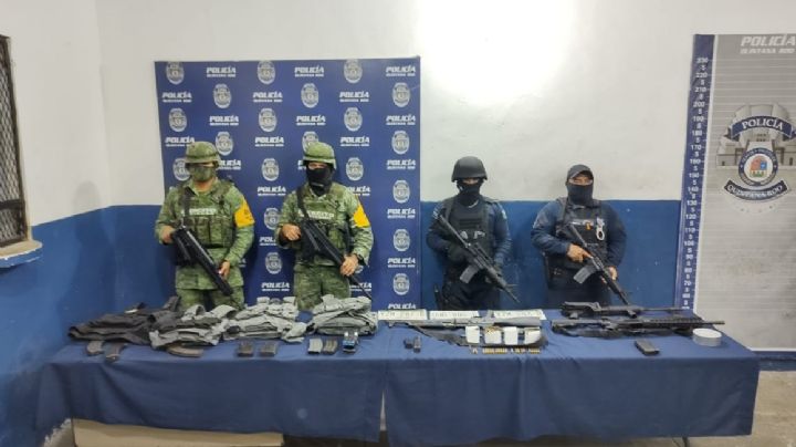 Chetumal: Sedena asegura dos vehículos con armas largas en Nicolás Bravo
