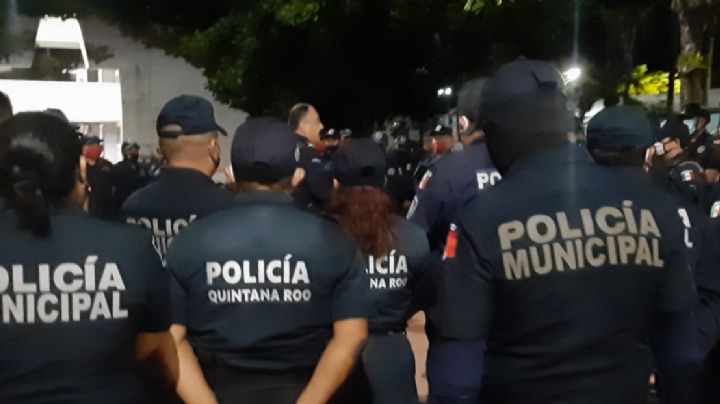 Ayuntamiento de Cozumel no puede pagar los bonos policiacos: Pedro Joaquín Delbouis