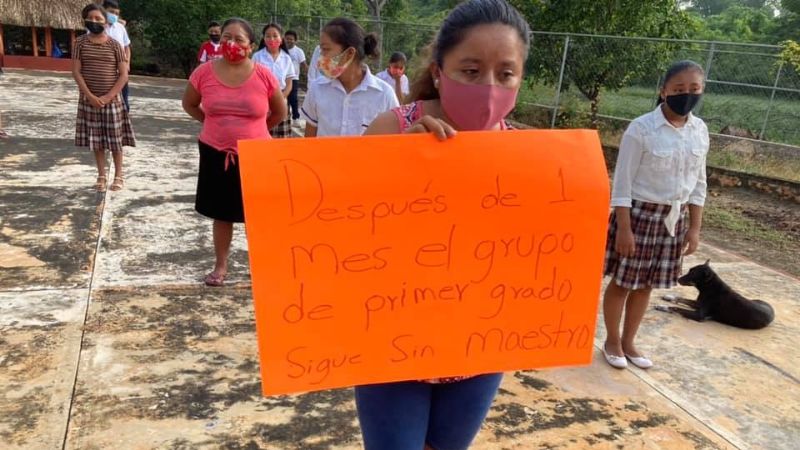 Protestan padres de familia en Peto; piden un maestro para la telesecundaria