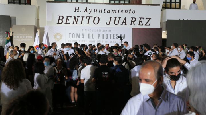 Invitados a la toma de protesta de Mara Lezama en Cancún incumplieron medidas anticovid