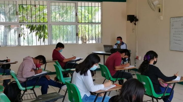 Sindicato de maestros en Campeche exige aumento salarial