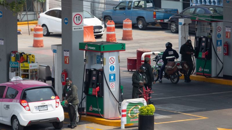 Profeco denuncia dos gasolineras de la CDMX por vender caro el combustible en México