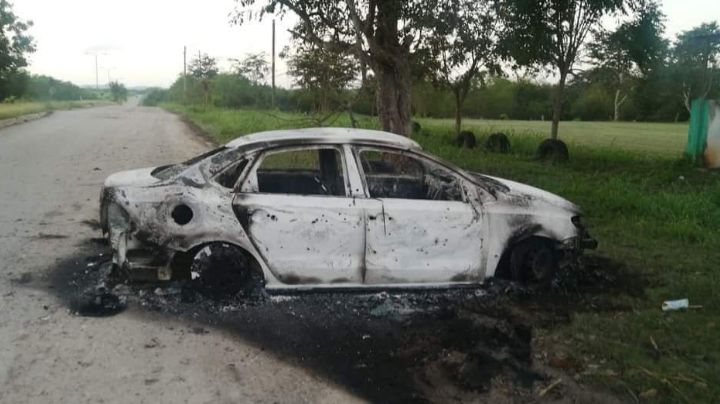 Encuentran automóvil calcinado en Sergio Butrón Casas, en el Sur de Quintana Roo