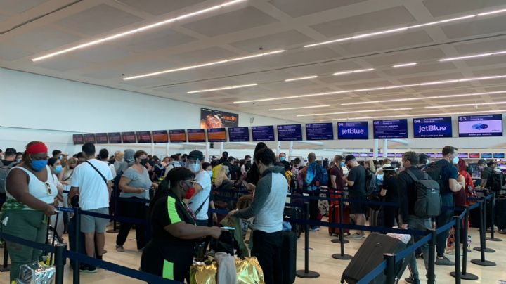 Bajan cancelaciones de vuelos en el aeropuerto de Cancún, sólo hubo cuatro: VIDEO