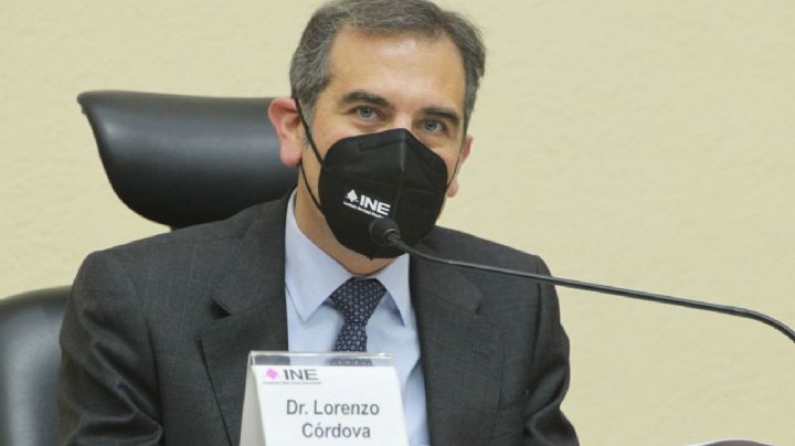 Reportero pide examen de salud mental a Lorenzo Córdova durante mañanera: VIDEO