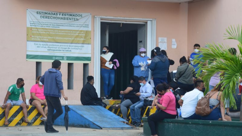 Ciudadanos de Playa del Carmen prefieren automedicarse ante filas para pruebas COVID