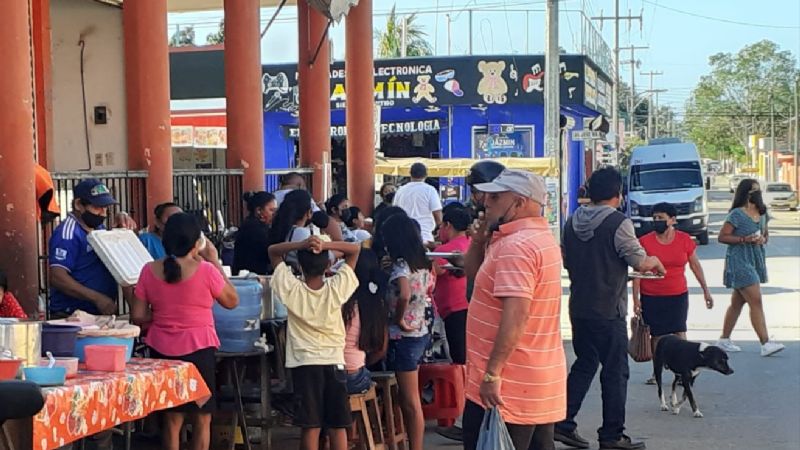 Vecinos de la zona maya de Quintana Roo salen a la calle sin medidas sanitarias
