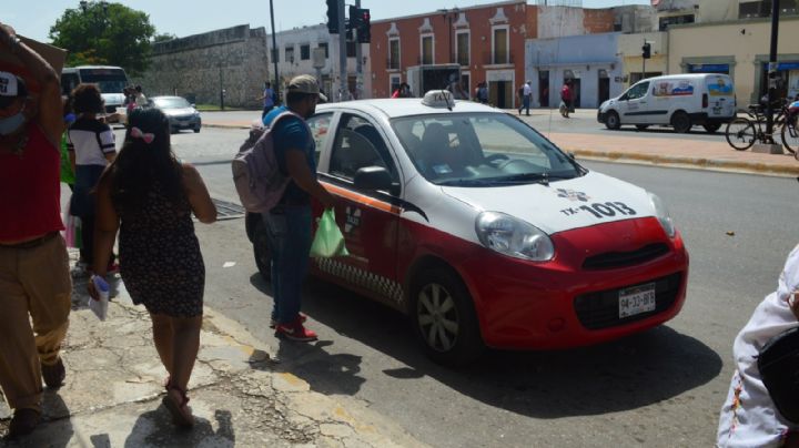 Taxistas de Campeche denuncian 'lentitud' de los trámites en las oficinas de tránsito