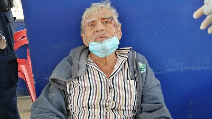 Rescatan a abuelito desorientado en Cancún; piden ayuda para localizar a sus familiares