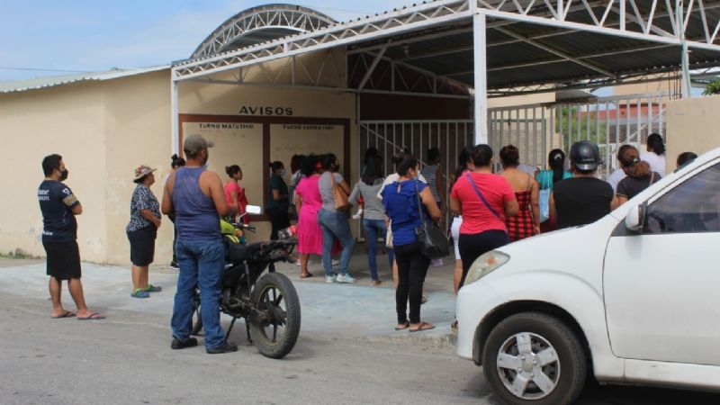 Padres de familia exigen suspender el regreso a clases en Ciudad del Carmen
