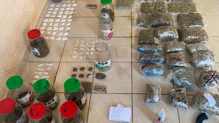 FGE Quintana Roo asegura vivienda con diferentes drogas y un arma de fuego en Cozumel