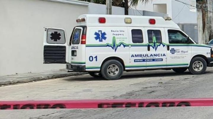 Empleado muere aplastado por un tronco en un club de playa de Cozumel