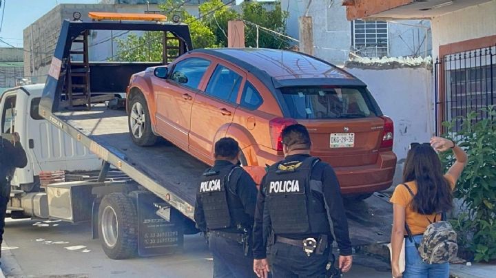 Encuentran auto con reporte de robo; estaba abandonado en una colonia de Campeche