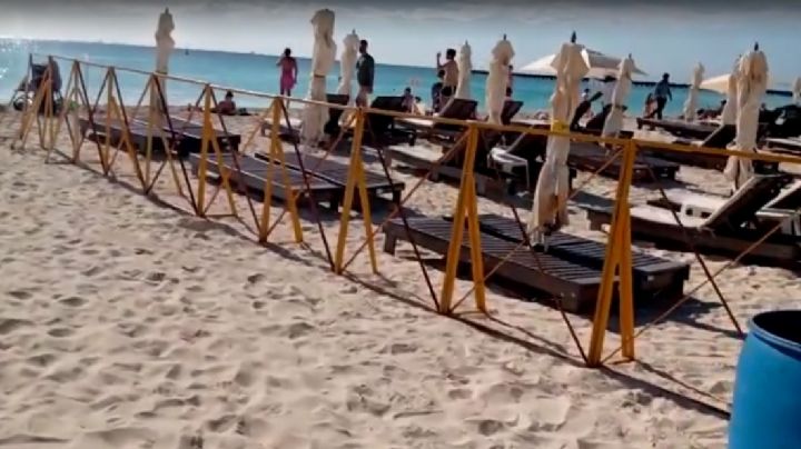Club 'Kool' bloquea con vallas el paso a bañistas en Playa del Carmen
