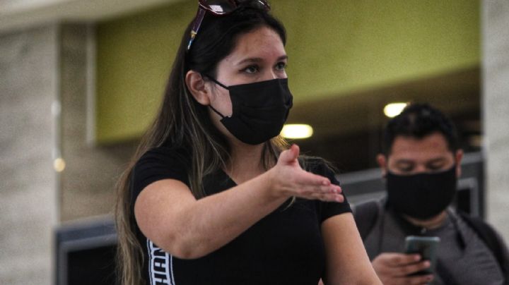 Turista peruano es retenido en el aeropuerto de Cancún; su hermana denuncia discriminación