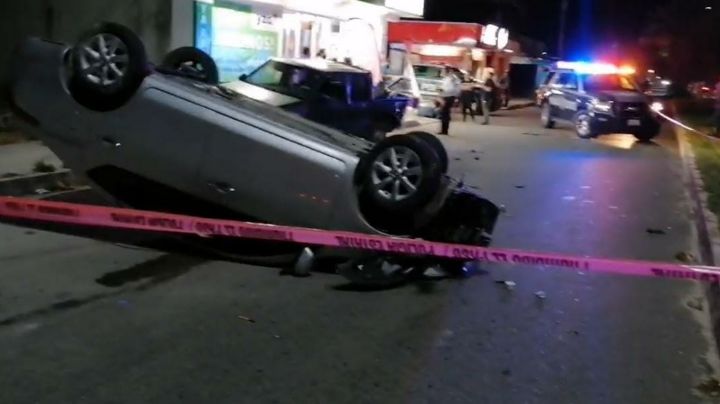 Policía choca y vuelca su auto en Chetumal; iba ebrio