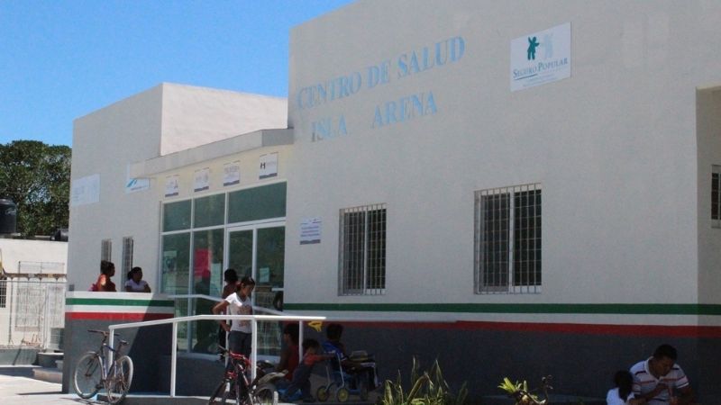 Pobladora acusa falta de mantenimiento en el Centro de Salud de Isla Arena
