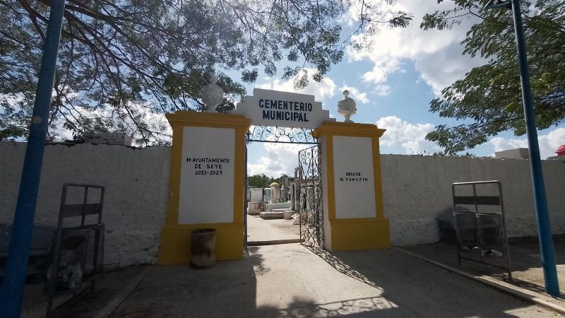 Buscan a responsables de profanar tumbas en el cementerio de Seyé