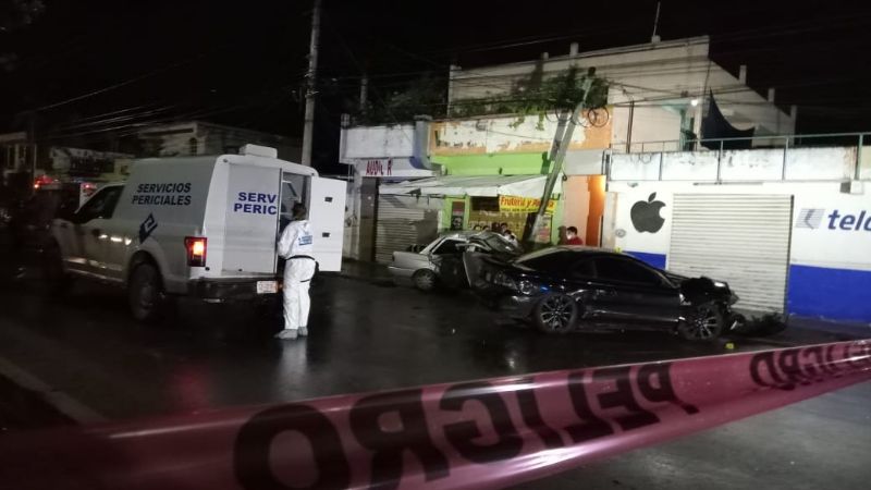Choque entre vehículos deja dos personas muertas y cuatro heridos en Cancún