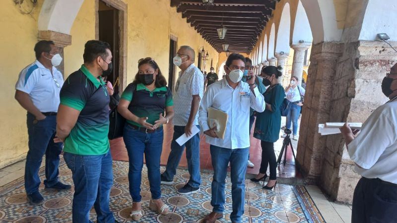Maestros de Valladolid protestan por el regreso a clases presenciales