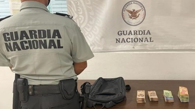 Guardia Nacional detiene a pasajero con 400 mil pesos en el aeropuerto de Mérida