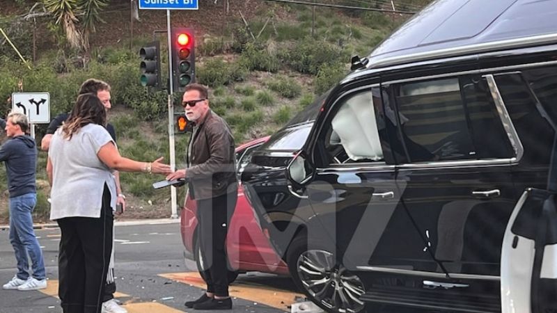 Accidente provocado por Schwarzenegger mantiene a una mujer hospitalizada