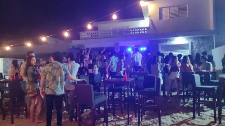 Incrementan fiestas clandestinas en Chicxulub, Yucatán, denuncian vecinos
