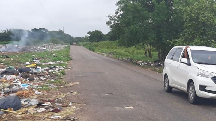 Denuncian creación de un basurero clandestino en la carretera a Dzitbalché