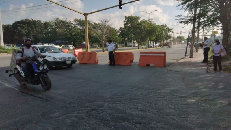 Cierran carril del cruce de las avenidas Chac Mool y Nichupté en Cancún por una semana