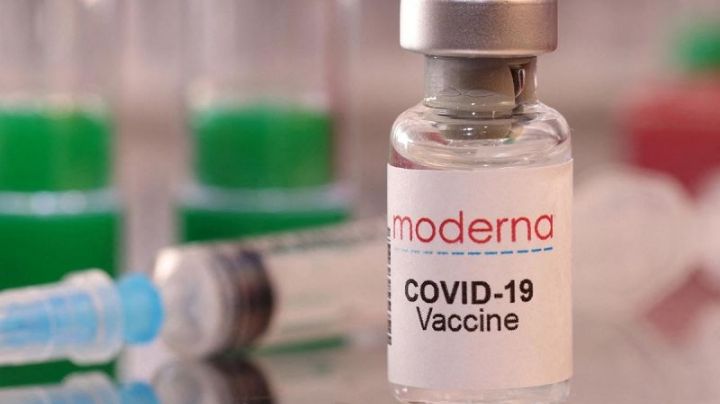 Moderna inicia ensayos para refuerzo de vacuna contra ómicron