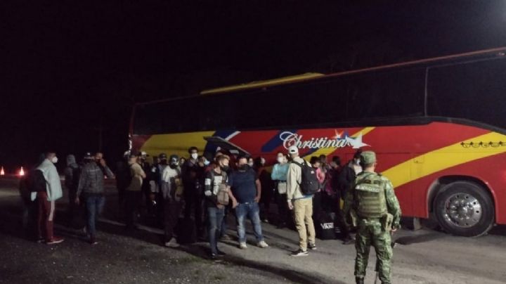 Sedena detiene a 35 cubanos en Calakmul, Campeche
